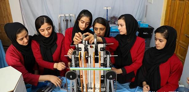 As afegãs especialistas lá -in robótica que escaparam do Talebã – 01/09/2021