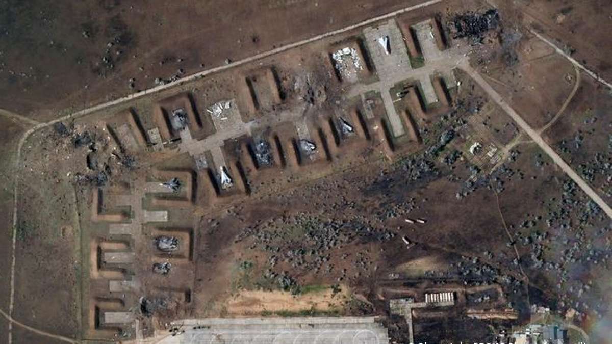 Imagens de satélite mostram queima de treliça militar russa