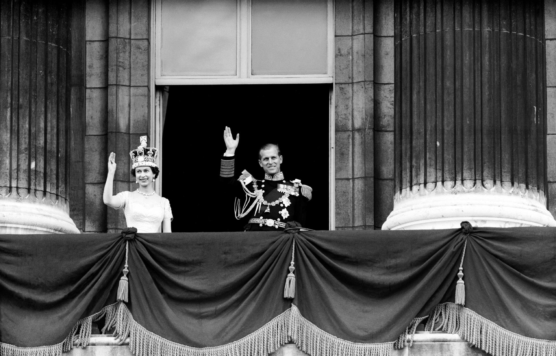 Rainha Elizabeth 2ª em sua coroação em 2 de junho de 1953 - Getty Images