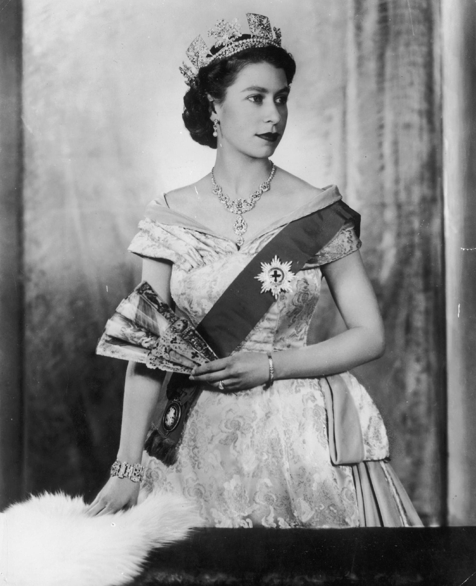 Rainha Elizabeth 2ª em retrato de 1955 - Getty Images