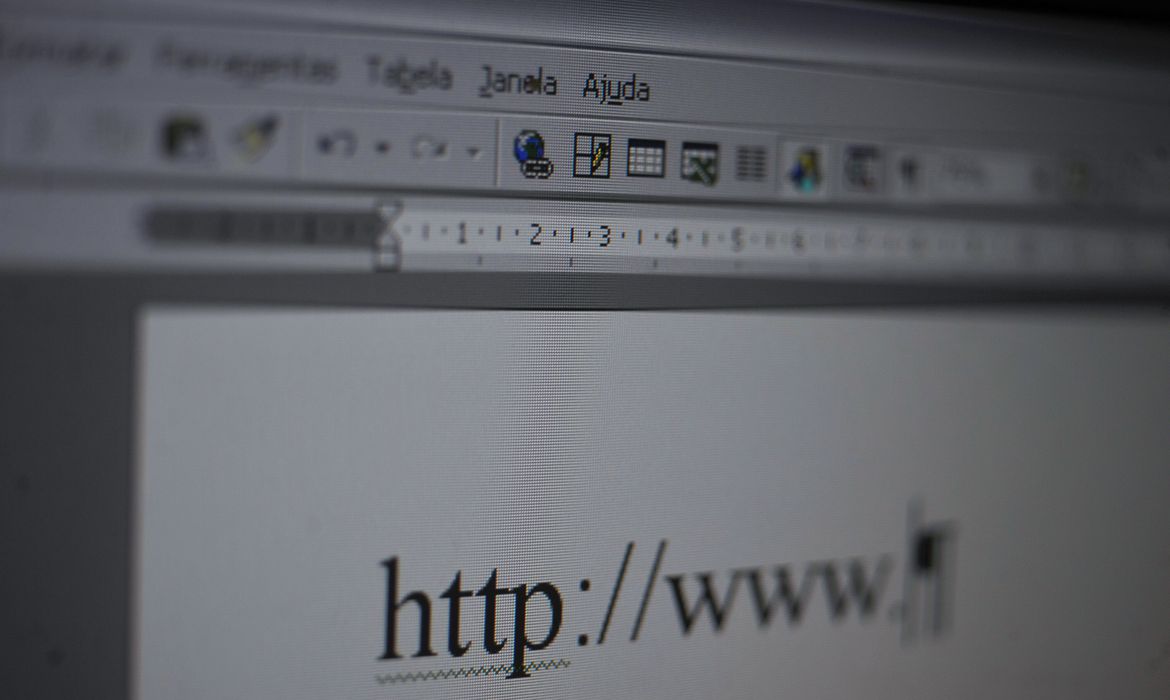 Brasil atinge 5 milhões de páginas na internet mais domínio .br