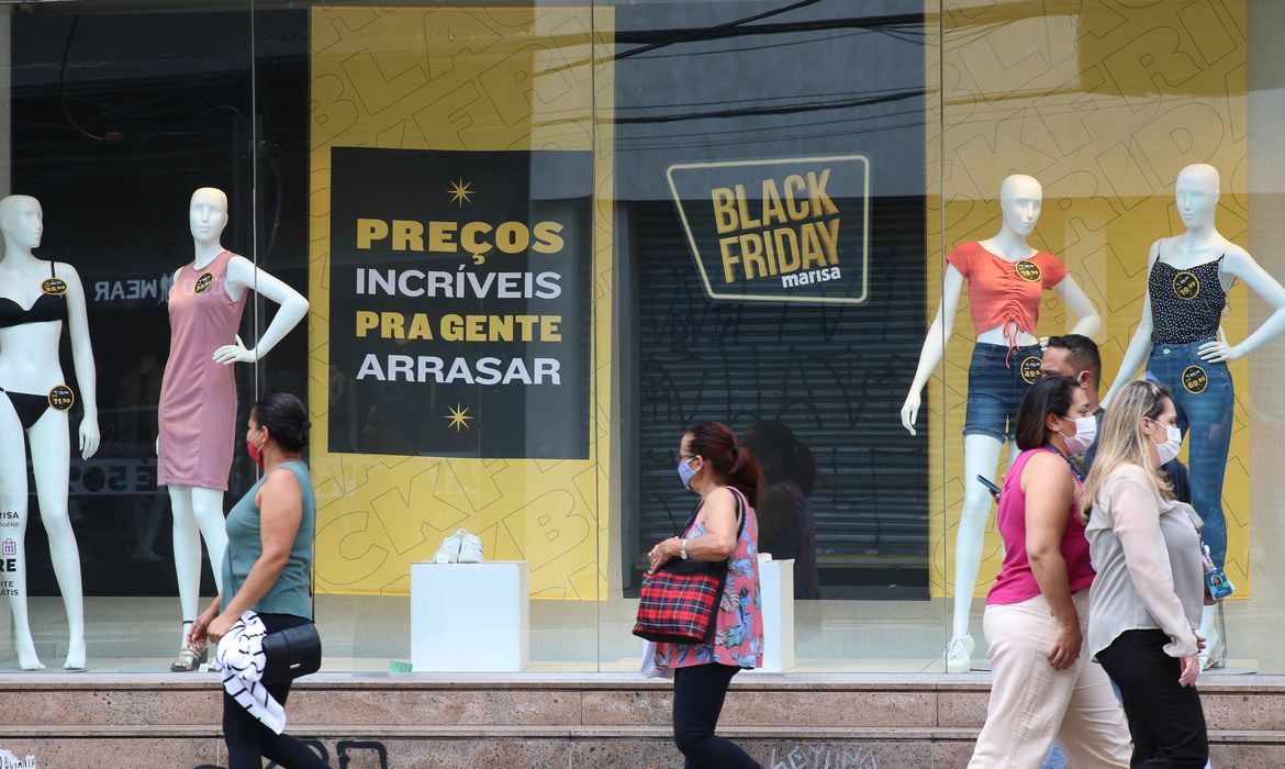 Procon-SP recebe 900 reclamações oportuna compras na Black Friday