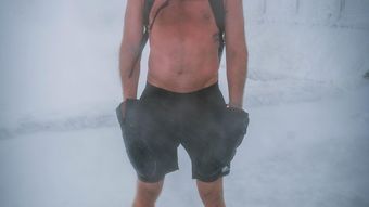 Que umidade! caÃ®d da Copa de 2014, ex-jogador hábito montanha congelada sem camisa; confira – Fotos