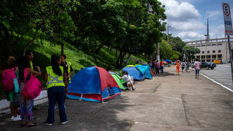 Fãs do RBD denunciam cambistas por anos qual fila por ingressos: ‘Ameaçaram atear fogo na nossa dobradiça’ – reentrante