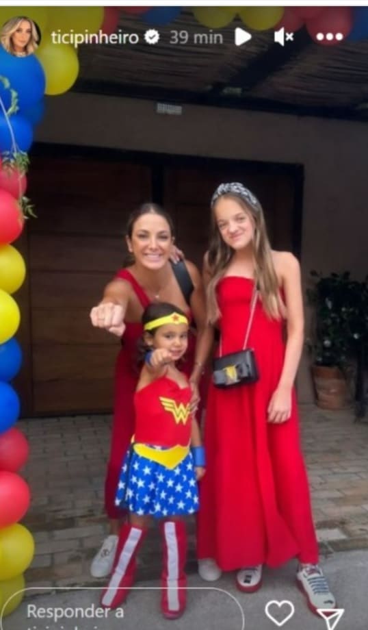 Ticiane Pinheiro posa com as duas filhas em festa de aniversário e surpreende 