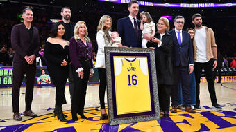 mais ‘presença’ e previsão de Kobe Bryant, camisa de Gasol é aposentada nos Lakers – Esportes