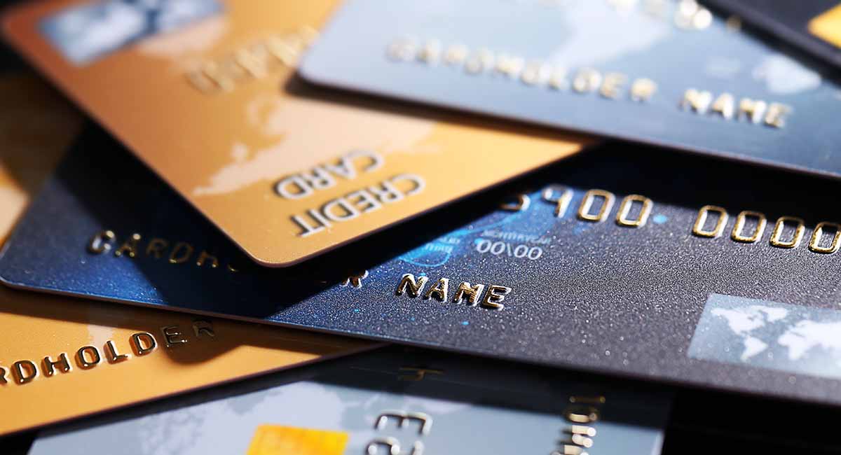 “Vantagens e cuidados no uso do cartão de crédito”