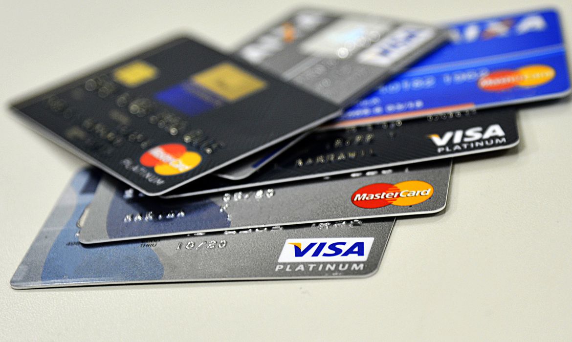 Como usar o cartão de crédito com responsabilidade e segurança