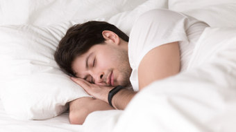 Melatonina, comumente usada para dormir melhor, pode piorar quadros de inflamação intestinal – Notícias