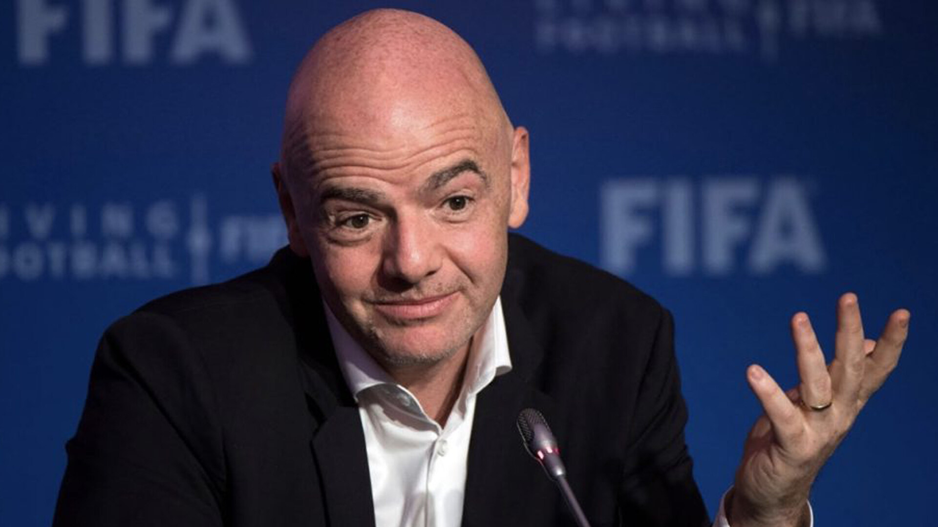 Fifa não quer saber e coloca emissoras contra a parede pelos direitos de transmissão da Copa