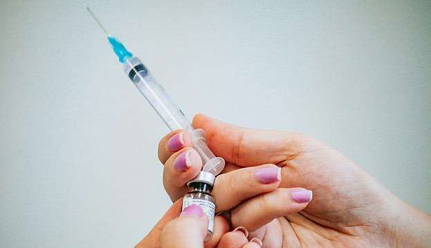 Vacinação em São Paulo vai começar a ser aplicado em maiores de 18 anos