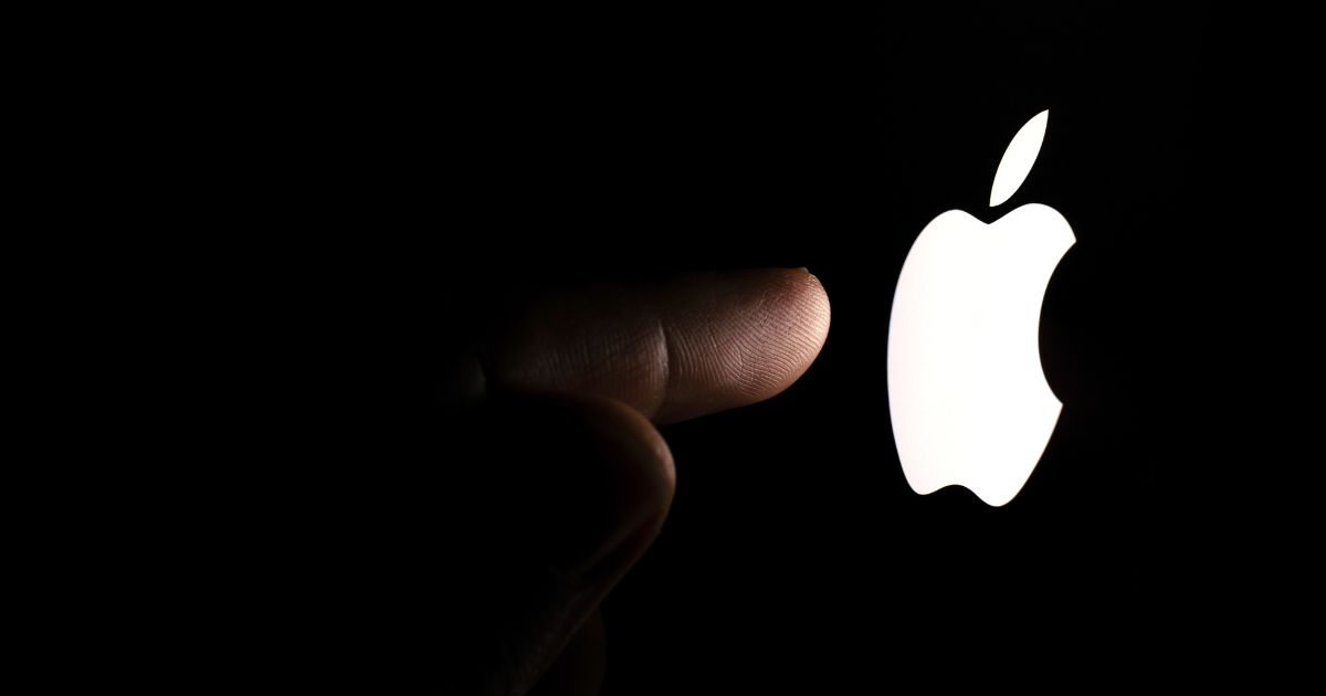 POLÊMICA! Apple é investigada por diminuir vida útil do iPhone