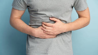 Pesadelo sem fim: homem com condição rara enfrenta diarreia constante por 33 anos – Notícias