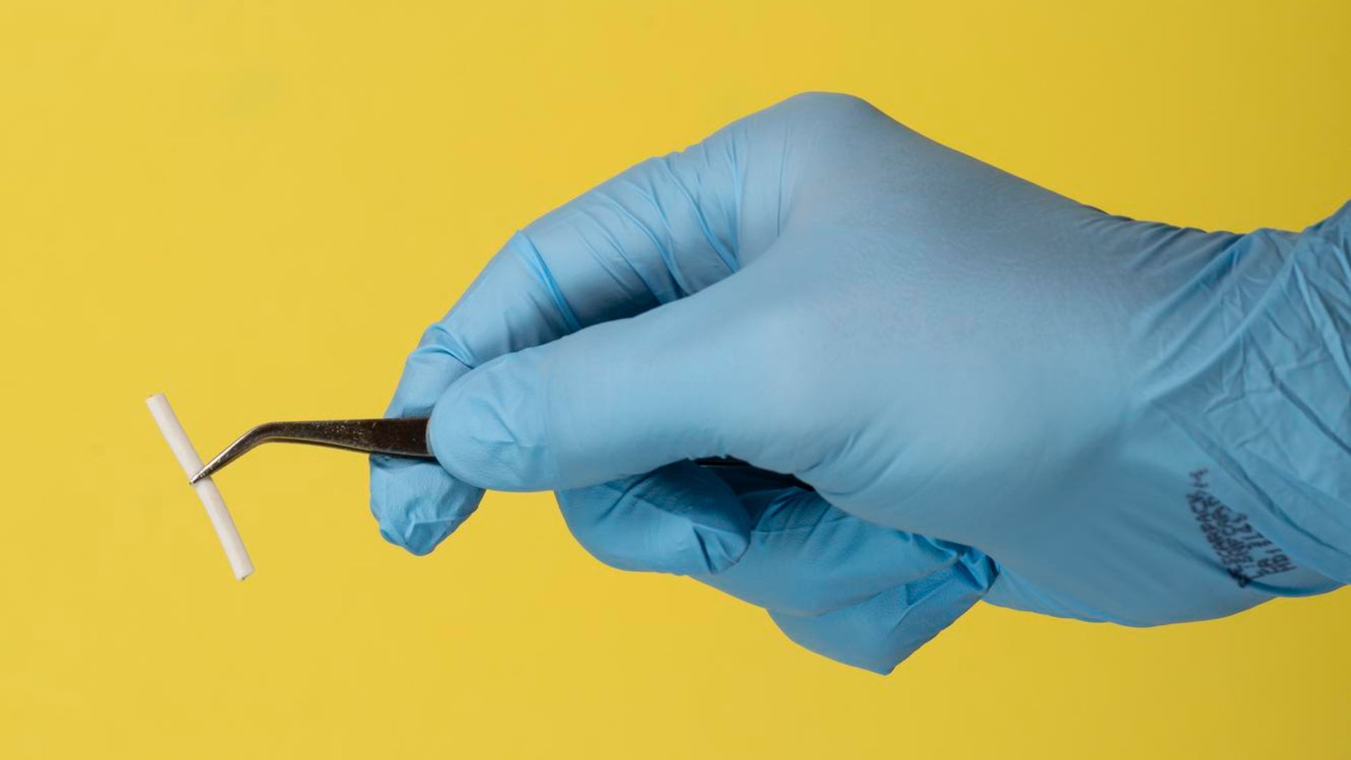 como funciona o implante anticoncepcional?