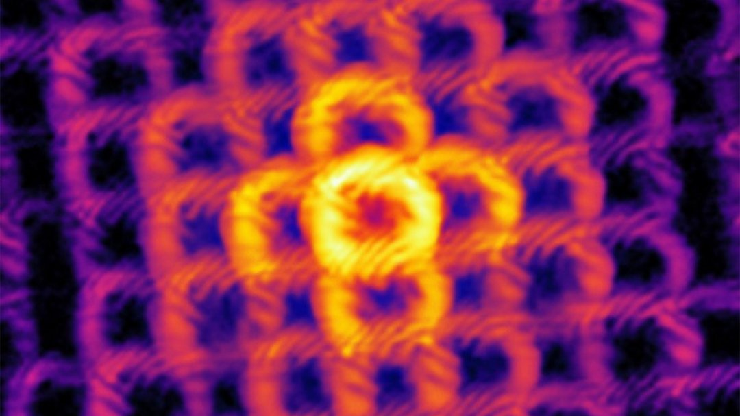 Luz em forma de rosquinha faz microscpios mergulharem matria adentro
