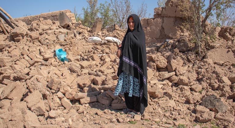 96 mil crianças precisam de ajuda após terremotos no Afeganistão