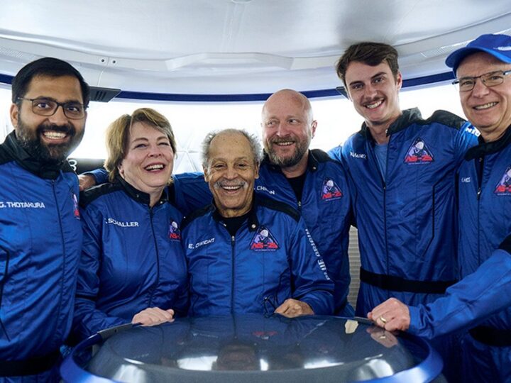 Nave da Blue Origin, de Jeff Bezos, decola; este é o 1º voo espacial tripulado em quase 2 anos
