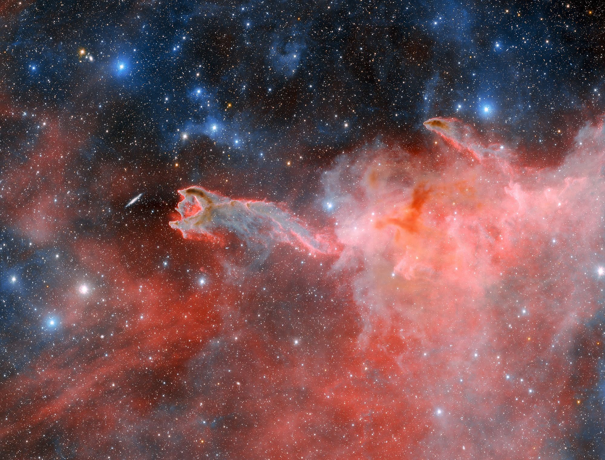 “Mão fantasmagórica“ na Via Láctea aparece em nova imagem de telescópio