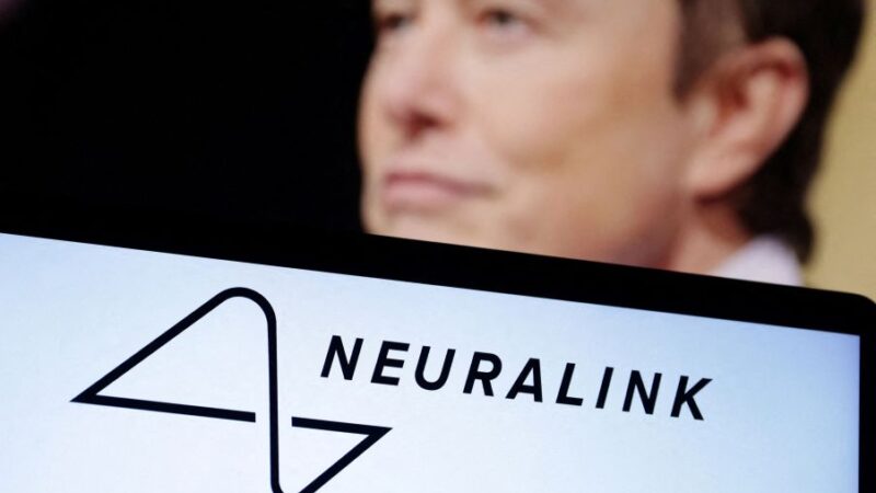 Neuralink quer inscrever três pacientes em estudo de implante cerebral